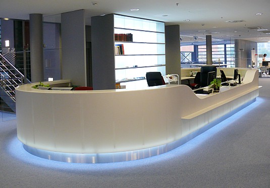 Corian Resepsiyon Bankosu